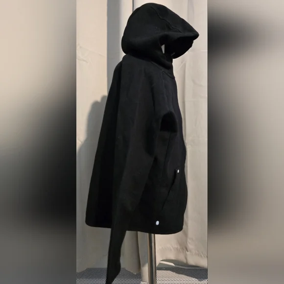 GAP FIT Black Hooded Jacket With Reflevtice Accent - Picture 3 of 6